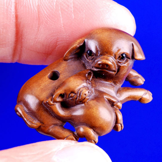 aaa0101 japanese boxwood wood ojime bead pig mom baby
