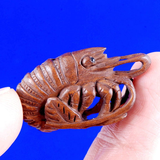 aaa0124 Japanese Boxwood Wood Ojime Bead Lobster