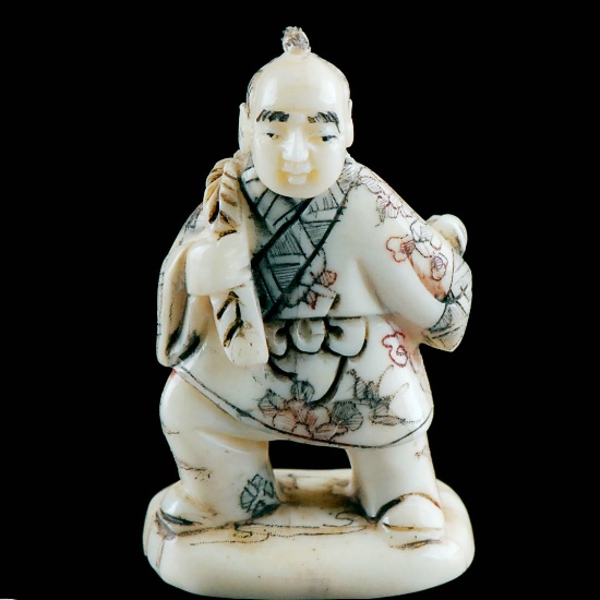 aca0010 japanese bone netsuke carving man fish