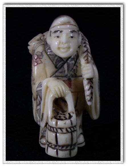 aca0022 japanese bone netsuke carving man basket