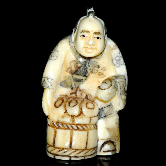 aca0031 japanese bone netsuke carving man cask
