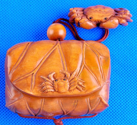 bwi0096 Japanese Boxwood Wood Netsuke Inro Crab Box 3"
