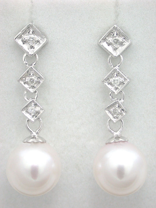 dae045m 8mm White Akoya Pearl Diamond Earrings 18K Gold