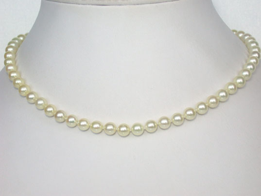 events hot newsdanf001 Pearl Necklace