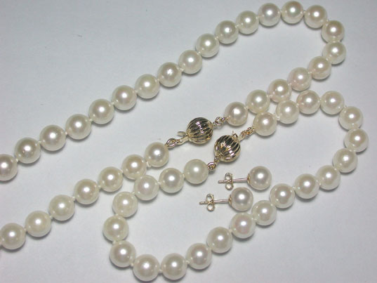 danz002 Set of Akoya Pearl Necklace Bracelet & Earrings