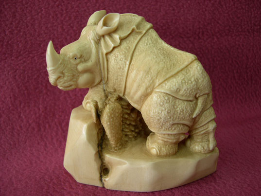 kkm0151 Mammoth Ivory Carving Netsuke Rhinoceros 3-1/4"