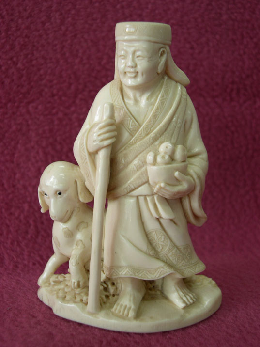 kkm0153 Mammoth Ivory Carving Netsuke Man Dog 3"