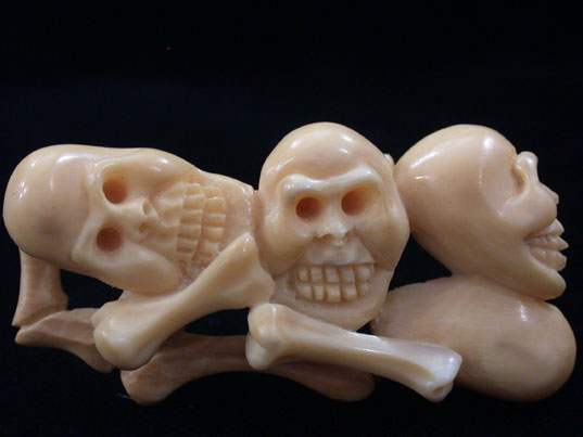 11313187 Fine Genuine Mammoth Ivory Netsuke Many Skull