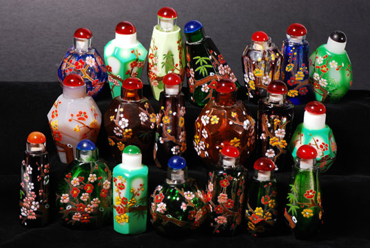 snuxx11 Chinese Vintage Peking Glass Plum Blossom Snuff Bottle