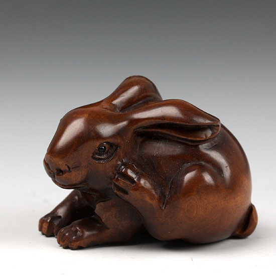 1111930 Japanese Boxwood Wood Netsuke Lovely Rabbit
