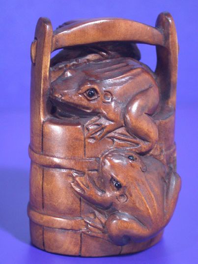 1111964 Japanese Boxwood Wood Netsuke 2 Frog On Cask
