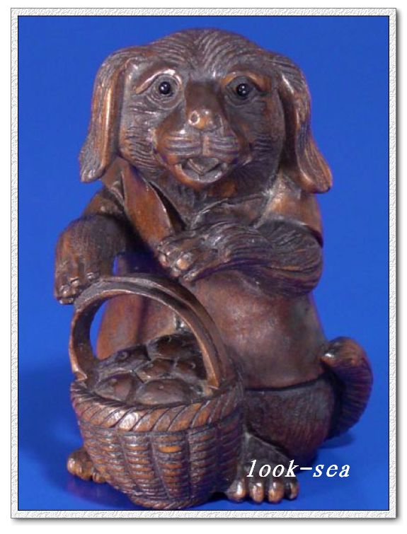 1111977 Japanese Wood Boxwood Netsuke Lovely Dog Basket
